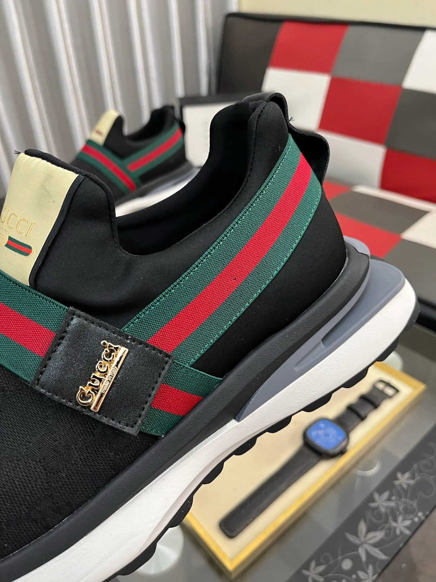 Men's shoes 💰458⌚️⌚️Gucci •Gucci original quality.~ Unique modern style sneakers. 🏃A must-have casual shoe for trendy men😍😍 Original brand imported from Italy, imported original leather, sheep lining (refuses to discolor and grind feet) Sole: Original sole provided by the original factory, French lazy style design ⚠️Fit to the feet, original quality attached, super comfortable original sole, code number: 38-443️⃣colors available